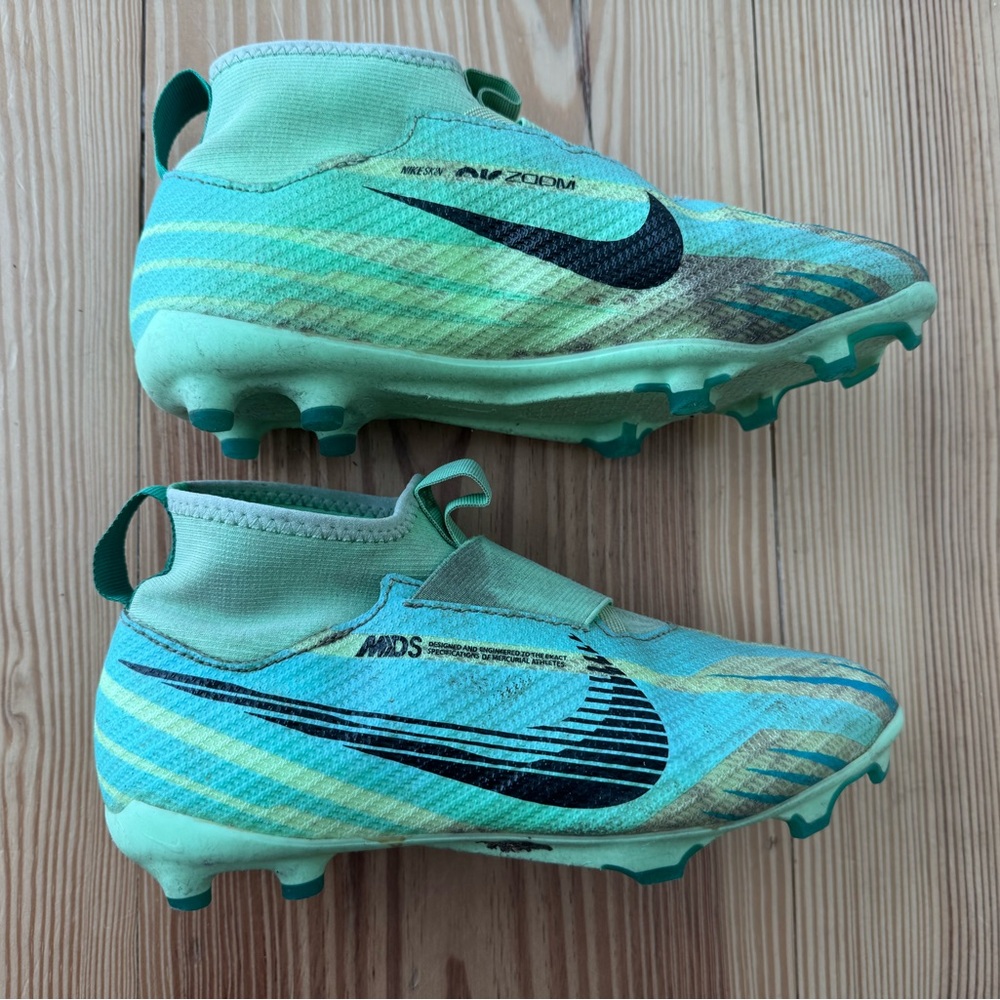 Nike PRO Mercurial Soccer Cleats Youth Size 4.5